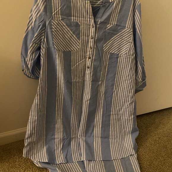 Women clothes - Picture 3 of 4